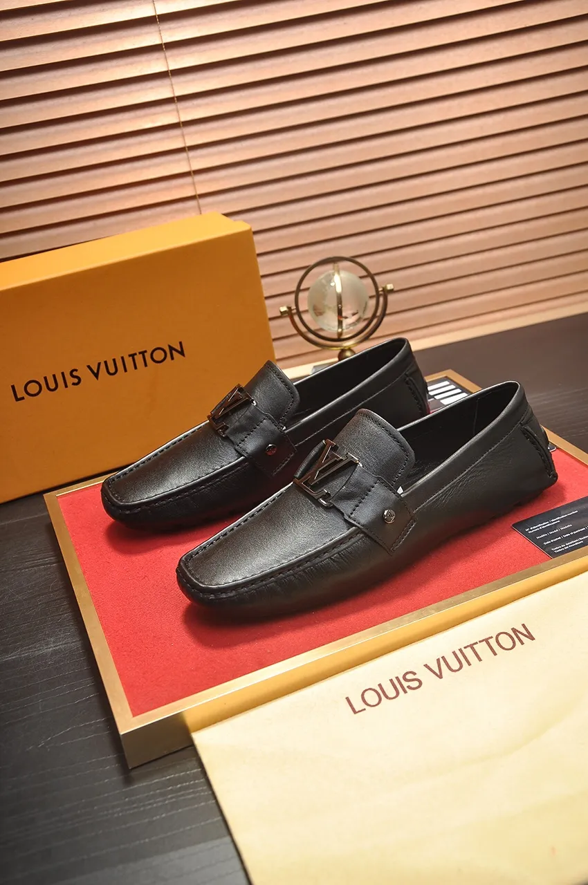 Men's men's shoes 💰420💶 [LV Doudou shoes] (water-dyed cowhide lining) new model is on the market, available on the official website. The new Doudou shoes are processed into single-color materials, and the uppers are made of imported cowhide material. The body of the shoe is fully hemmed with mark thread, and is lined with imported original cowhide leather. The elegant shoe shape is super suitable for all-matching, and the size is 38-44.